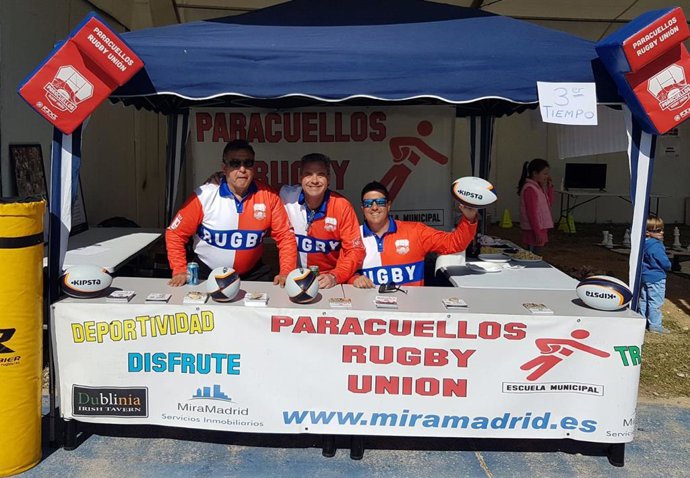 El Club Paracuellos Rugby Unión En Un Stand Para Difundir Sus Actividades Y Programas Deportivos