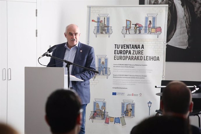 El vicepresidente y consejero de Ordenación del Territorio, Vivienda, Paisaje y Proyectos Estratégicos, José M Aierdi, en la apertura del acto del festival Navarra Bauhaus.