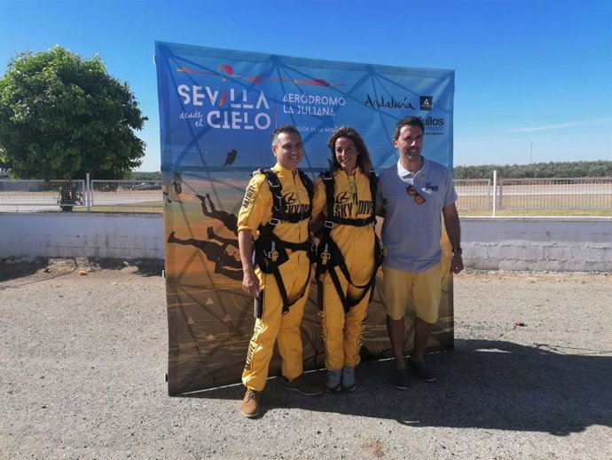 La delegada de Turismo de la Junta de Andalucía en Sevilla, Rosa Hernández, en la presentación de la campaña y experiencia turística 'Sevilla desde el cielo'.