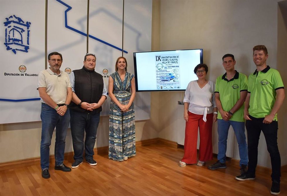 Presentación de la IX Concentración de  vehículos clásicos Villa de Cigales que se celebrará el próximo domingo 12 de junio en la Villa del Clarete