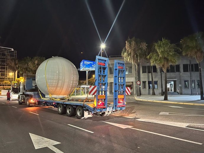 Operativo especial para el transporte de un satélite de crucero montado por Cayco.