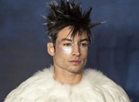 Ezra Miller, acusado de maltratar y drogar a una menor