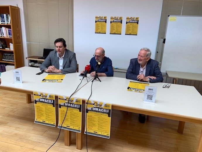 El codirector Luis Miguel Rodríguez, el director de DeArte Migue Tugores y el concejal de Cultura Jesús Bárez, en la presentación de la muestra de cine