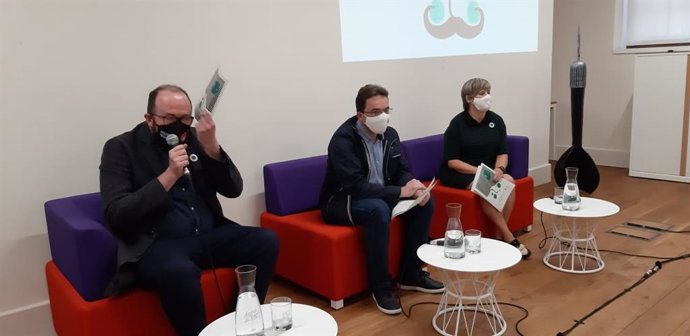 Archivo - Presentación de la sección del FICX 'Enfants Terribles', en la antigua Escuela de Comercio