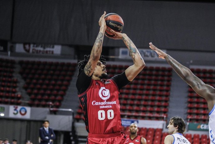 Archivo - El jugador cubano Javier Justiz, retirado a los 29 años por lesión de rodilla