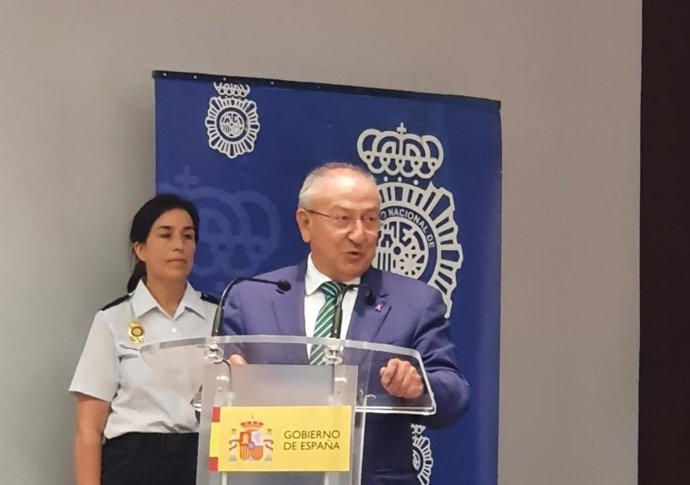 El subdelegado del Gobierno en Valladolid, Emilio Álvarez, durante el acto de entrega de los carnets de 'ciberexpert@".