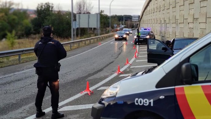 La Policía Nacional detiene en Guadalajara a tres personas implicadas en varios robos a vehículos de pequeñas empresas y autónomos