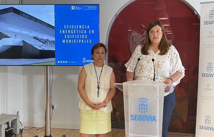 La alcaldesa de Segovia Clara Martín, y la concejala de Agenda Urbana y Fondos Europeos, Fuencisla Yagüe.