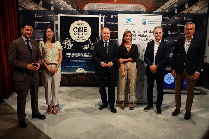 Presentación de la edición de este año de Cine Abierto, que programa 118 proyecciones gratuitas en todos los distritos de Málaga
