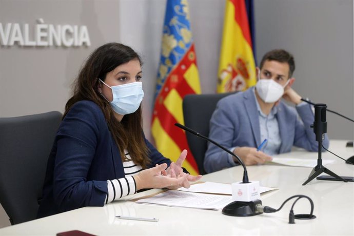 Archivo - Imagen de archivo de los vicealcaldes de Valncia, Sandra Gómez (PSPV) y Sergi Campillo (Compromís) . 