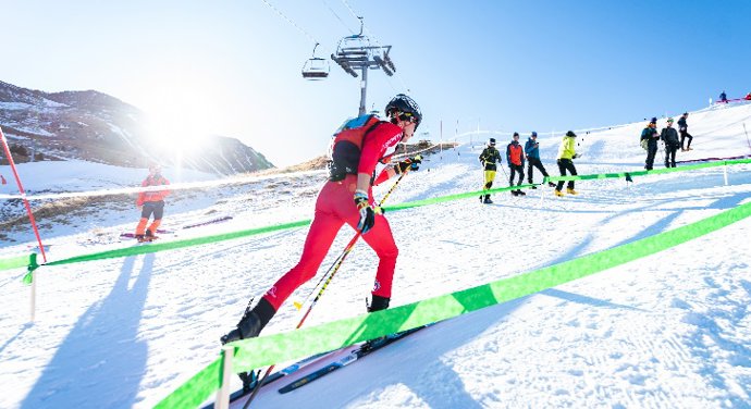 Un participante del esprint durante los Campeonatos Europeos celebrados en la estación de  Boí Taüll en febrero de 2022