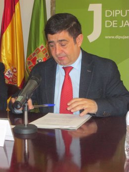 Archivo - El presidente de la Diputación de Jaén, Francisco Reyes, en una imagen de archivo.