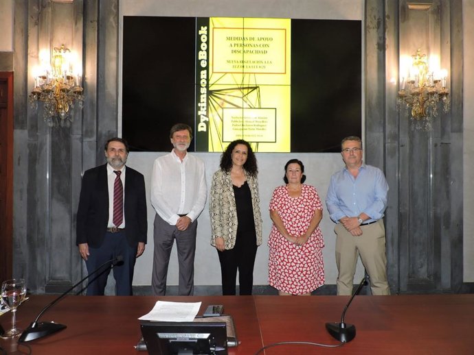 Un equipo de juristas, sociólogos y antropólogos aborda en una publicación medidas de apoyo a personas con discapacidad