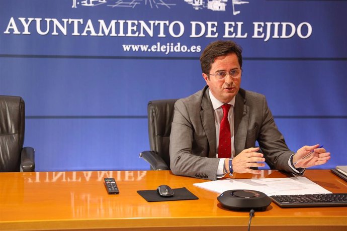 Archivo - El alcalde de El Ejido, Francisco Góngora (PP), en pleno