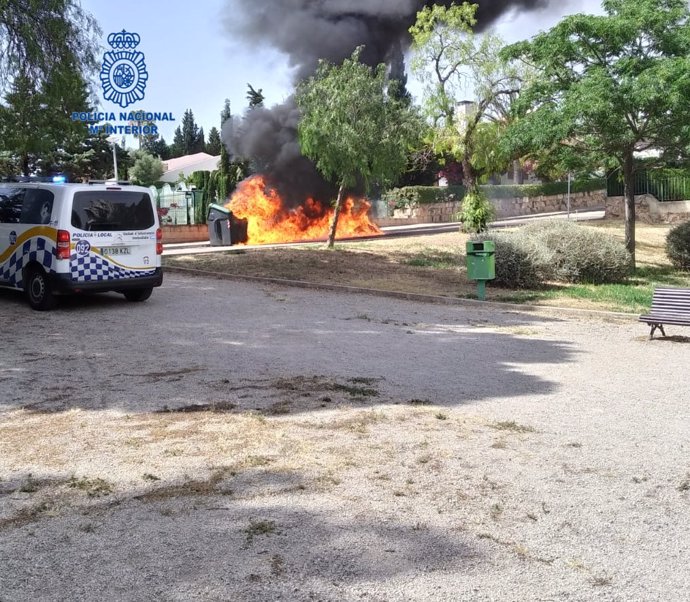 Incendio en una batería de contenedores en Palma.