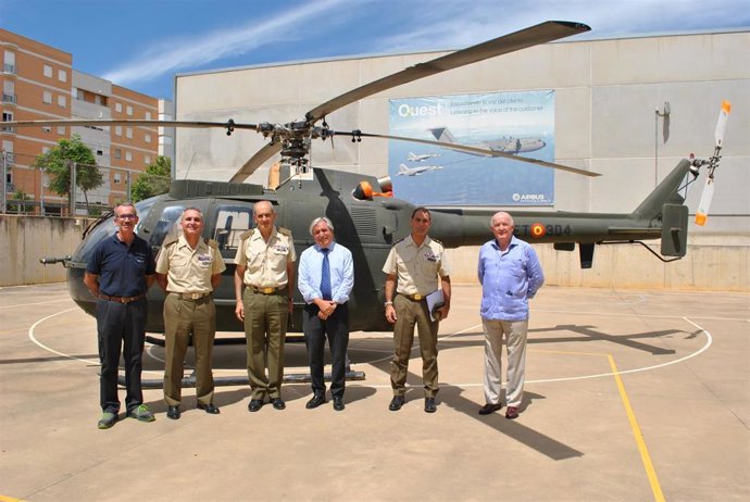 El Ejército de Tierra dona de un helicóptero al Instituto Tecnológico Superior ADA con fines docentes