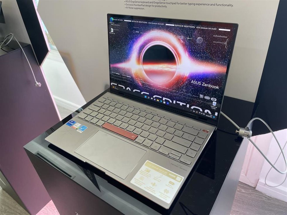Zenbook 14X OLED Space Edition de Asus.
