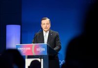 Draghi afirma que las sanciones han asestado un "duro golpe" contra Moscú durante una reunión de la OCDE