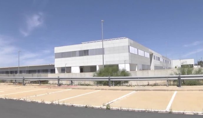 Archivo - Edificio del Chare de la Costa Occidental, situado en Lepe, ahora llamado CARE. Archivo.