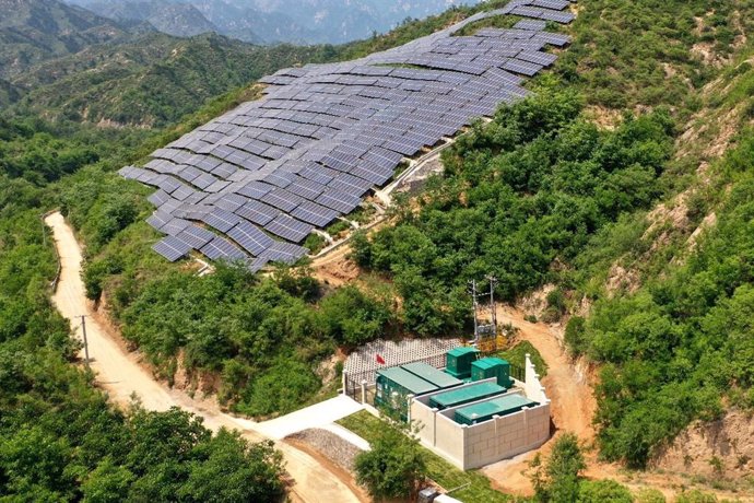 North China's Hebei Province has recently completed and put into operation a demonstration project of a new-type MW power system in Yingli Township, Pingshan County.