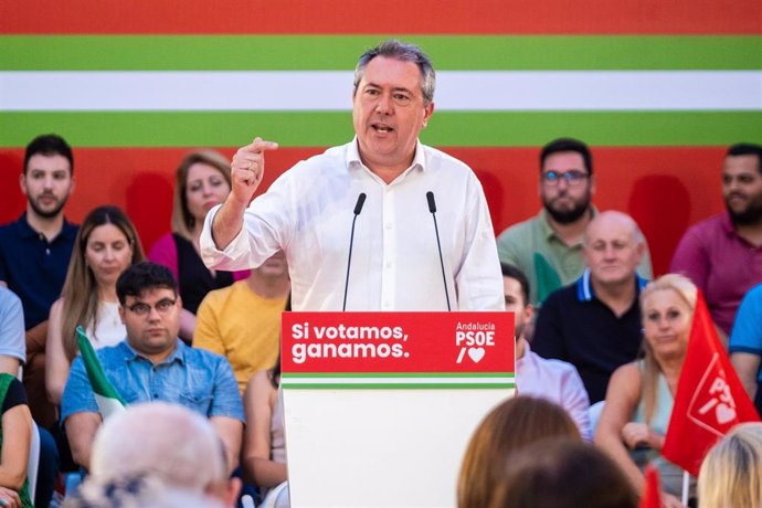 El candidato del PSOE-A a la Presidencia de la Junta, Juan Espadas, en un acto público en Granada (Foto de archivo).
