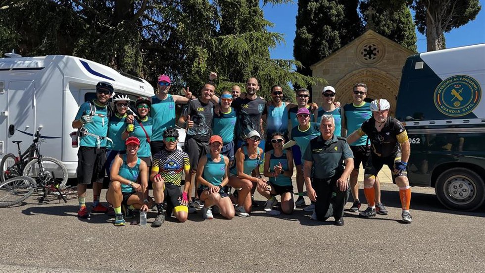 Relevos por el cáncer junto a la Guardia Civil a su paso por La Rioja