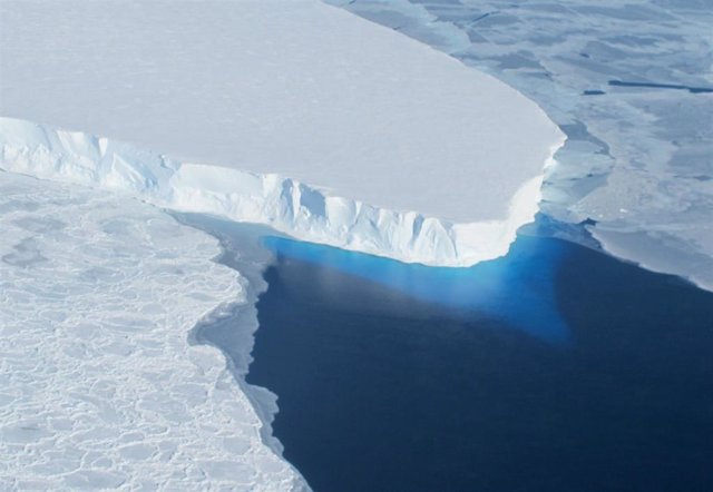 Glaciar Thwaites, que es casi del tamaño de Gran Bretaña.