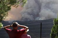 El alcalde de Pujerra dice que "está controlado el perímetro, va ardiendo dentro de lo quemado"