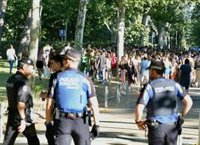 El botellón de la EvAU en Madrid se salda con cuatro policías heridos y tres hospitalizados por intoxicaciones etílicas