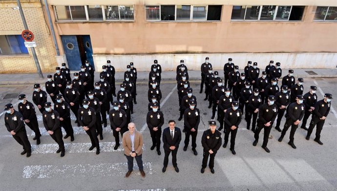 Archivo - Presentación de los 64 nuevos agentes de Policía Local