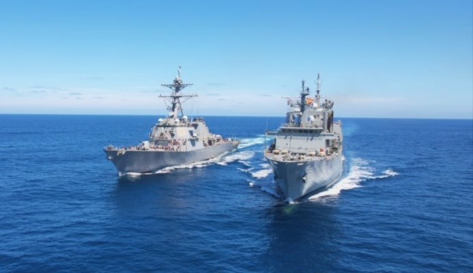 La fragata de la Armada 'Santa María' y el destructor norteamericano 'USS Arleigh Burke'