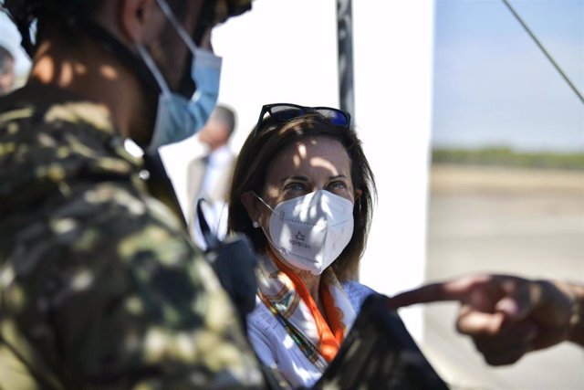 La ministra de Defensa, Margarita Robles, ha visitado el Batallón de Helicópteros de Ataque de Almagro