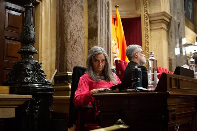 Imagen de archivo - La secretaria general del Parlament, Esther Andreu, en una sesión plenaria en el Parlament de Cataluña, a 11 de mayo de 2022, en Barcelona, Cataluña (España). 