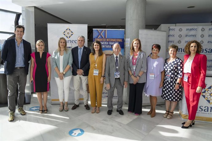 La vicepresidenta de la Diputación de Almería, Ángeles Martínez, participa en la iauguración del Congreso Enfermería Familiar en Roquetas de Mar