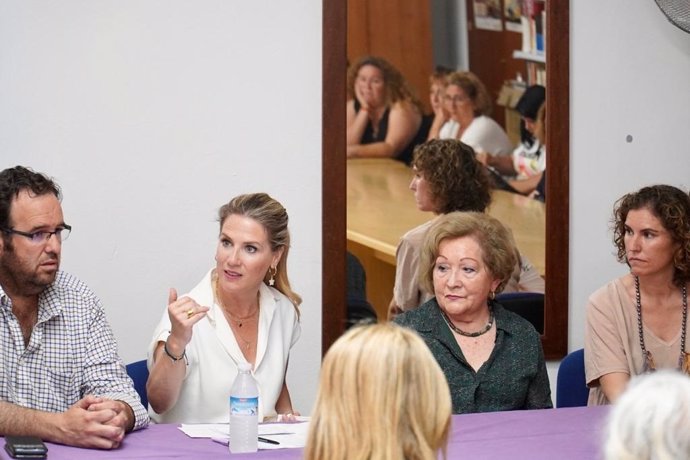 Ana Mestre con el alcalde de La Barca.