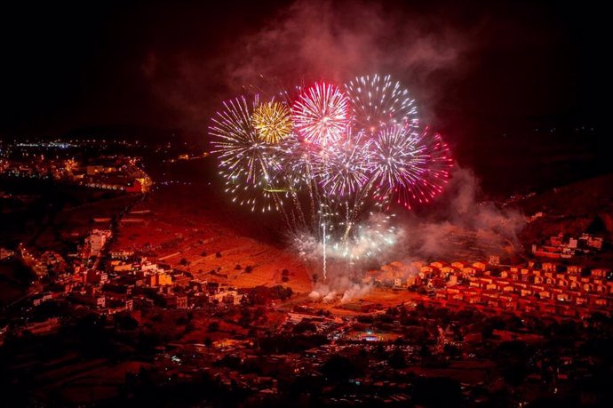 Archivo - Las Palmas de Gran Canaria solicita a Turismo declarar los 'Fuegos de San Lorenzo' Fiesta de Interés Turístico Regional