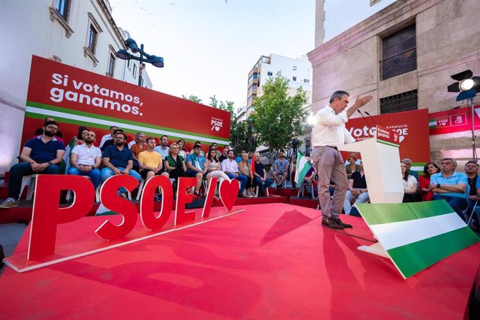 El secretario general del PSOE-A, Juan Espadas, en un acto público en Almería (Foto de archivo).