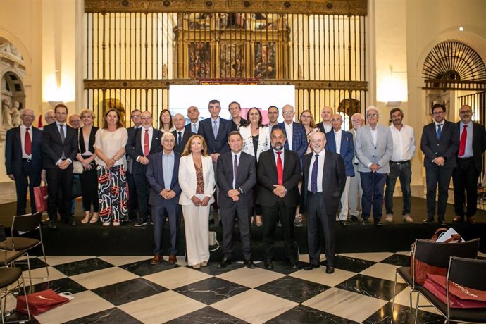 El jefe del Ejecutivo autonómico, Emiliano García-Page, en la clausura de la sesión constitutiva del pleno de fundadores de la Academia de Ciencias Sociales y Humanidades de Castilla-La Mancha.