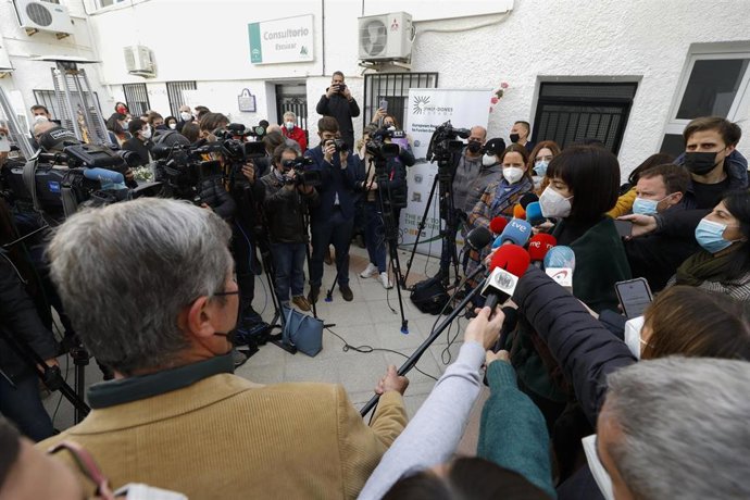 Archivo - La Ministra de Ciencia e Innovación, Diana Morant, atiende a los mededios después de asistir  a la firma para el proyecto de construcción de la Infraestructura IFMIF-Donesa13 de enero 2022 en Escúzar (Granada, Andalucía)