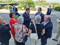 Planas, tras la foto de Juanma Moreno con una vaca: "Yo traigo las ayudas a los ganaderos para ser rentables"