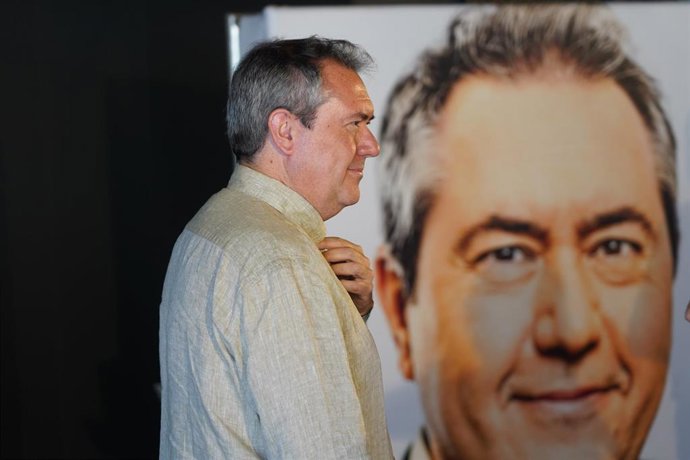 El candidato socialista a la Presidencia de la Junta y secretario general del PSOE de Andalucía, Juan Espadas, en la reunión  con el sector cultural a 10 de junio del 2022 en Sevilla (Andalucia, España)