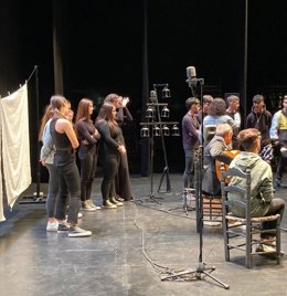 [Sevilla] Artistas En El Aula" Permite A Estudiantes Sevillanos Conocer Los Entresijos De La Creación Artística