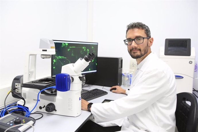 El investigador Rubén Zapata en las instalaciones de UCAM Hitech