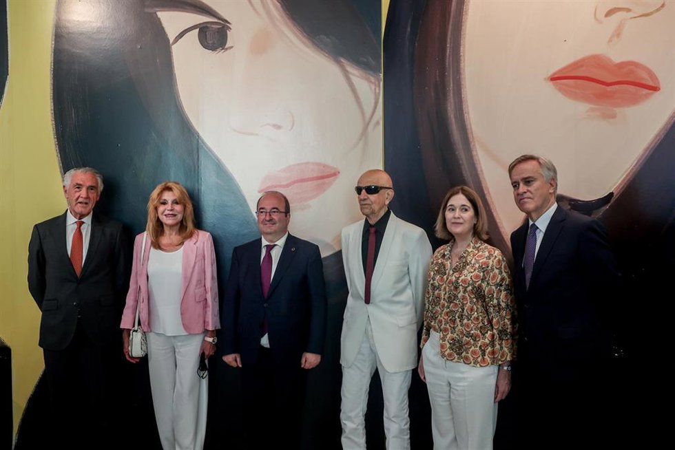 (2I-D) La coleccionista Carmen Cervera, el ministro de Cultura y Deporte, Miquel Iceta, el pintor y escultor, Alex Katz, la consejera de Cultura, Turismo y Deporte, Marta Rivera de la Cruz; y el director del Museo Thyssen, Guillermo Solana