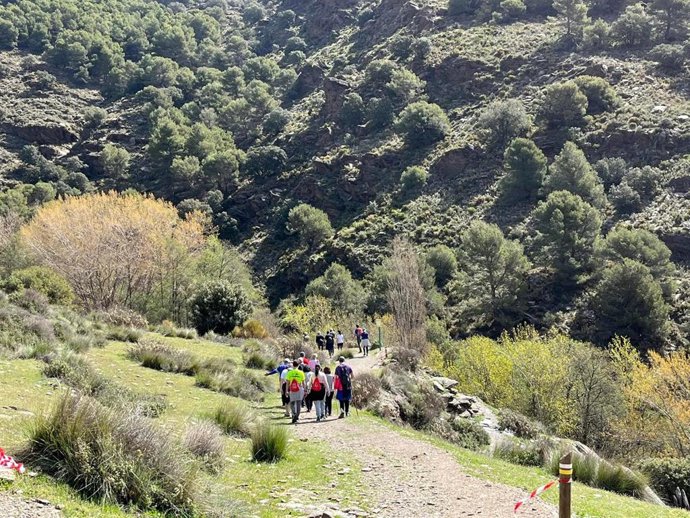 Senderistas en Almería