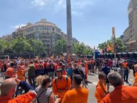 Unos 400 trabajadores de Celsa protestan en Barcelona para pedir un acuerdo por el plan SEPI