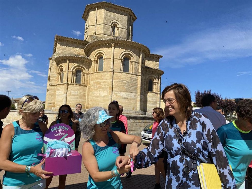 Acto de recepción a las corredoras con participación de la presidenta de la Diputación de Palencia, Ángeles Armisén.