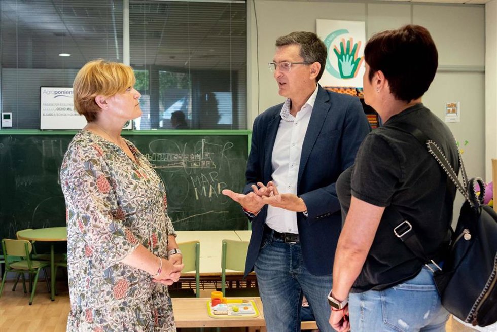 José Luis Sánchez Teruel y Maribel Carrión en la asociación Soy especial. Y qué, de El Ejido (Almería)