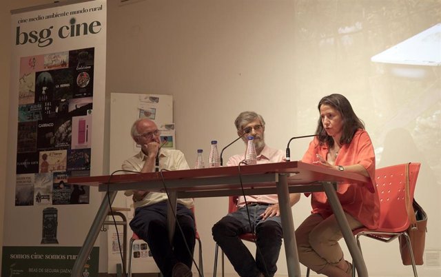 Francisco Casero, de la Fundación Savia; Manuel Pajarón, miembro de la Sociedad Española de Agricultura Ecológica; y M Carmen García, veterinaria de la Junta de Andalucía, en Biosegura 2022