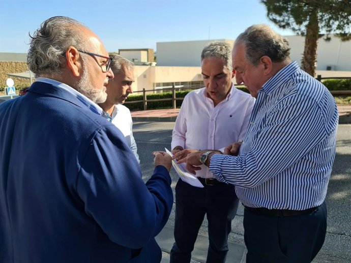 El coordinador del PP andaluz para la campaña del 19J y presidente del PP de Málaga, Elías Bendodo, en un acto en Benalmádena